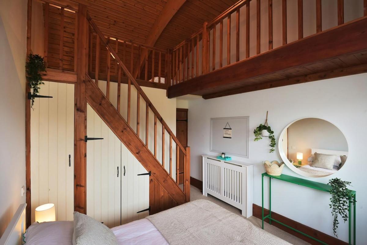 レッドベリー The Applebarn - Country Retreat - Sleeps 6-8ヴィラ エクステリア 写真